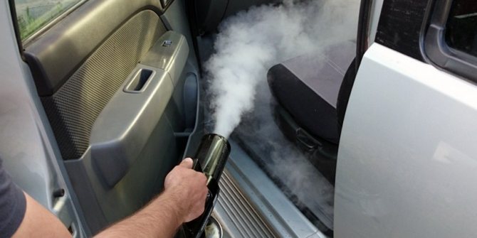 Как высушить салон автомобиля от воды