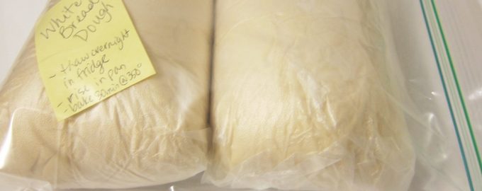 Тесто в пакете с биркой